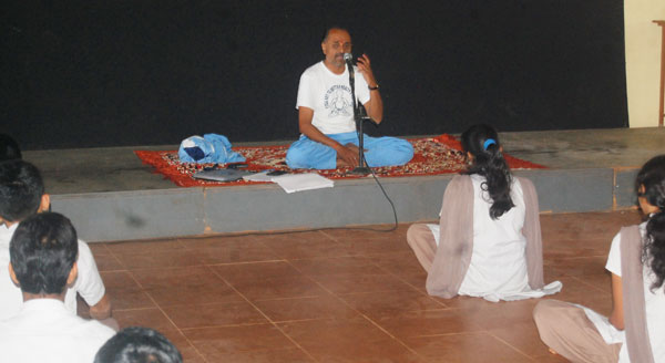 Shri-Jai-Ram-talking