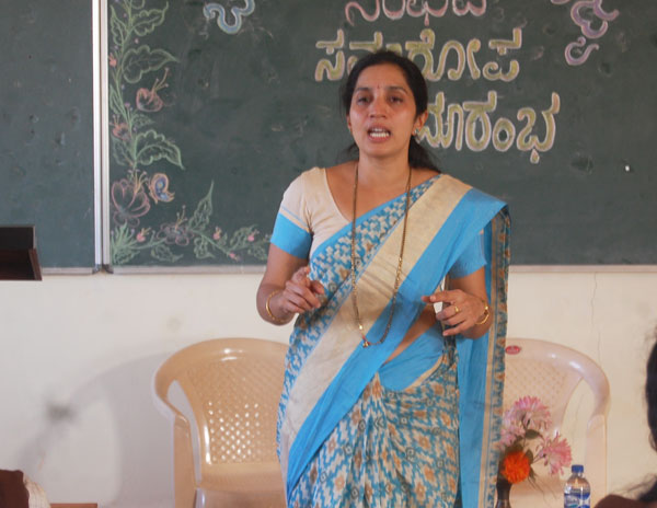 Smt.vijaya-Saraswati-speaking