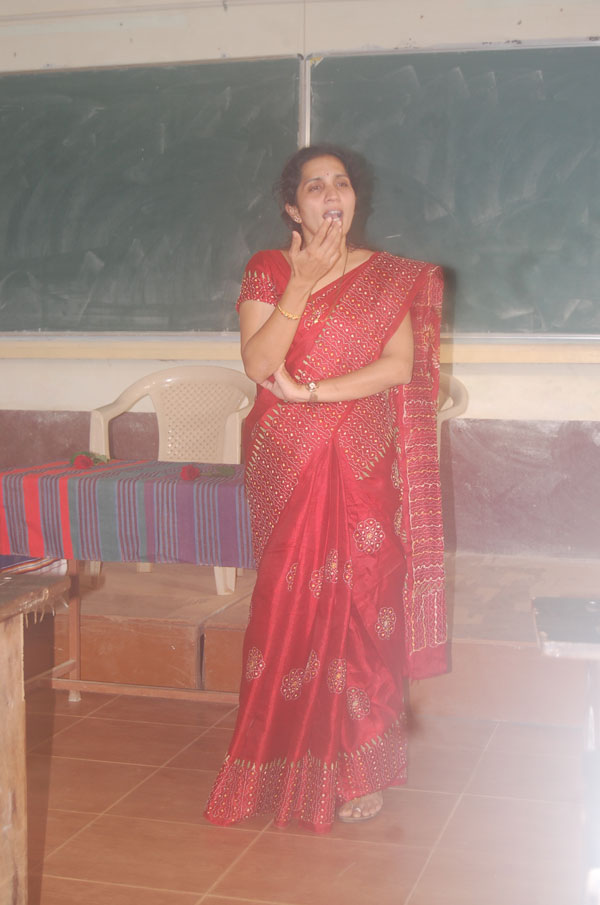 Dr.-Vijaya-Saraswati-Speaking